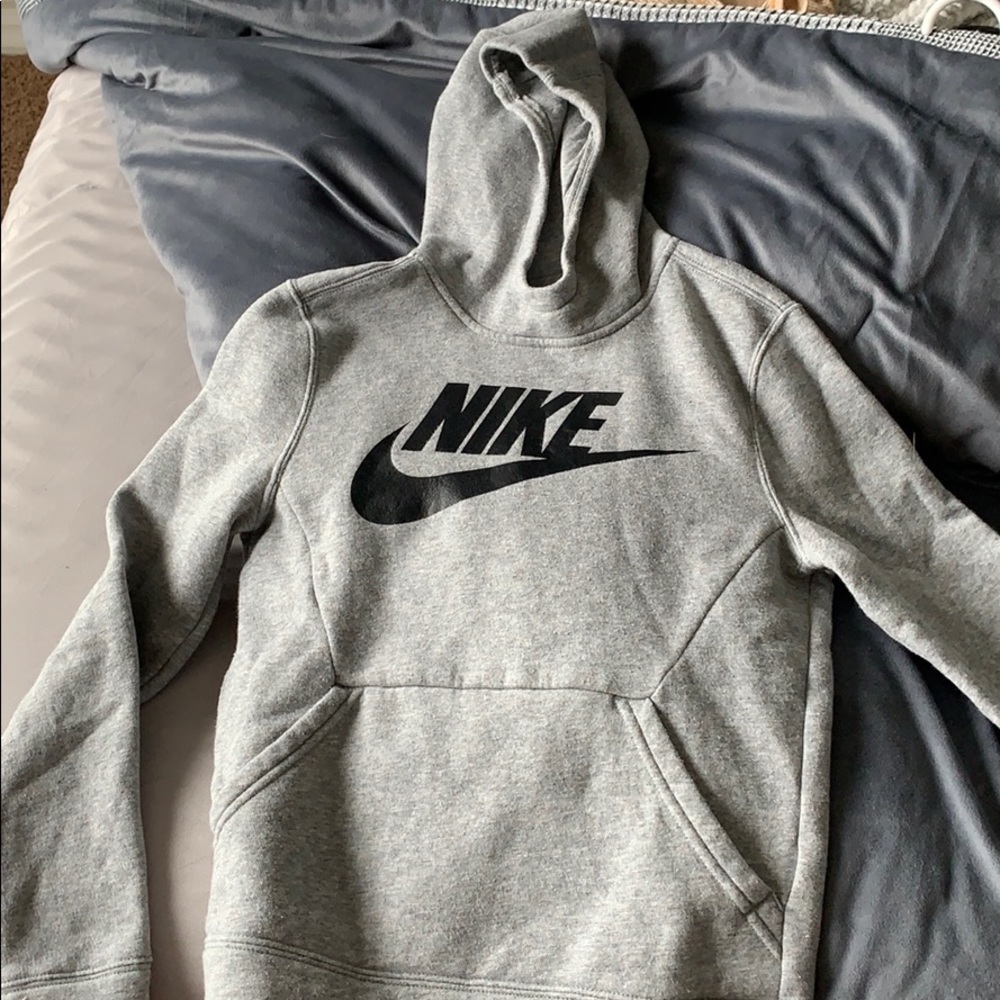 Boys Size Medium Grey Nike Sweatshirt